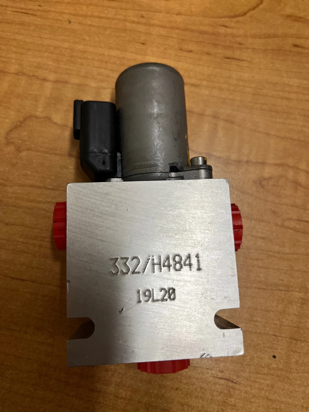 jcb valve block load control: 332/h4841 jcb valve block load control: 332/h4841